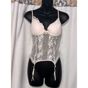 RARE FIND Vintage VICTORIA SECRET’S cream/White  Lace Corset Top / White Floral